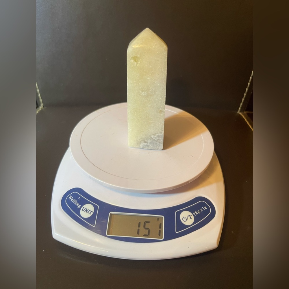 Yellow Aventurine Tower. 151 Gr, 5.32 oz, 0.332 lb